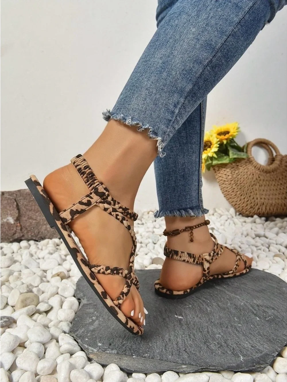 Women’s Leopard Print Strappy Flat Sandals - Picture 4 of 9